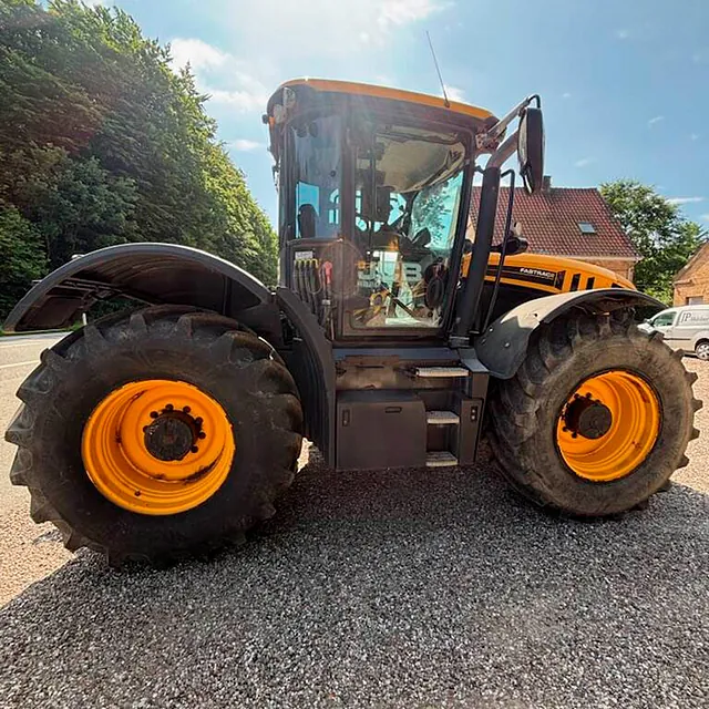 JCB Fastrac 4220